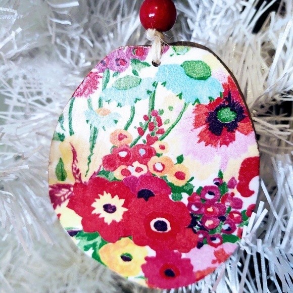 Hand Crafted Spring/Easter Beaded Wood Ornament/Tiered Tray Decor/Floral Poppies - Picture 2 of 4